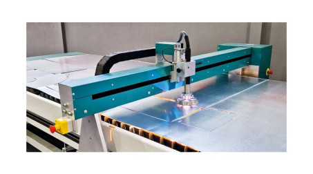 Table de découpe plasma 1500x3000mm,source PowerMax, contrôle numérique.