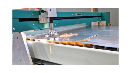 Table de découpe plasma 1500x3000mm,source PowerMax, contrôle numérique.