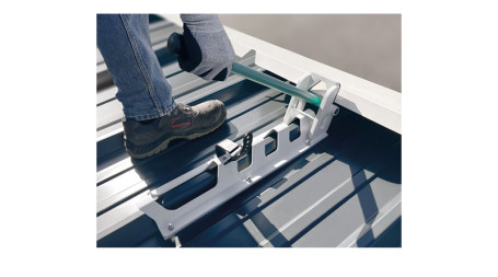 Encocheuse pour bac acier trapézoïdal 45 mm